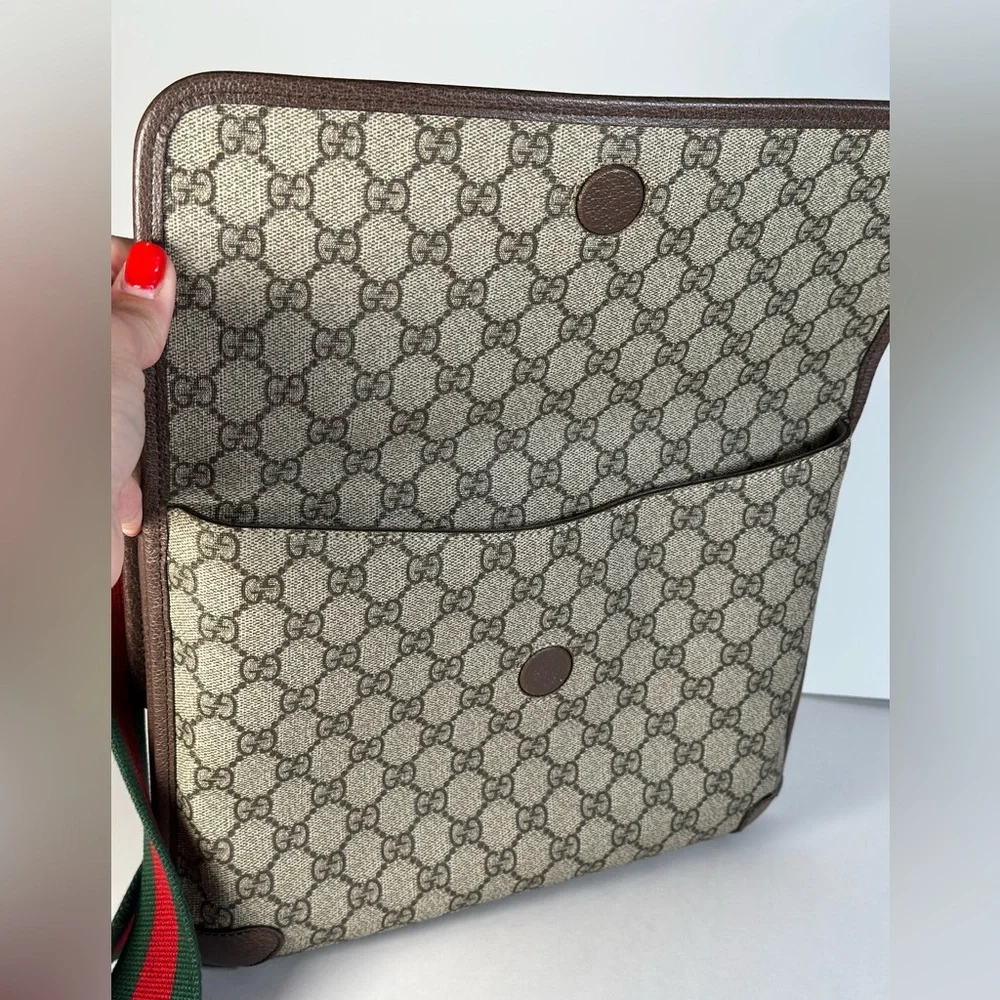 Authentic Gucci Neo GG Supreme Canvas Crossbody with Green & Red Web Strap